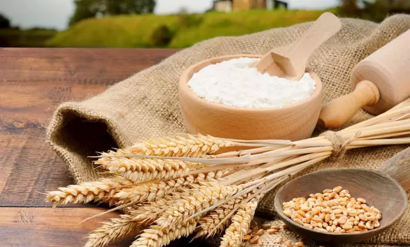 Có nên cho trẻ ăn bột ăn dặm