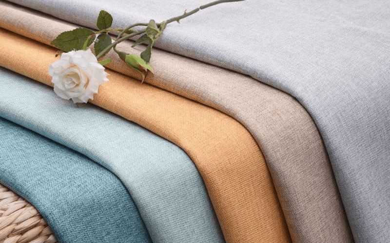 Vải linen có đặc điểm độ bền cao, thấm hút tốt và co giãn kém