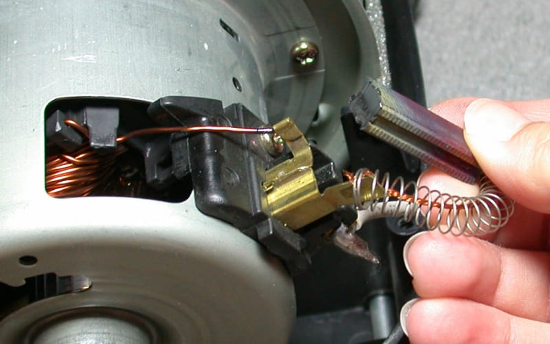 Động cơ DC có chổi than (Brushed DC Motor)