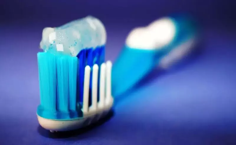 Kem đánh răng dạng bột và dạng gel