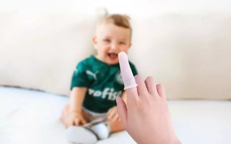 Những điều cần lưu ý khi rơ lưỡi cho trẻ sơ sinh