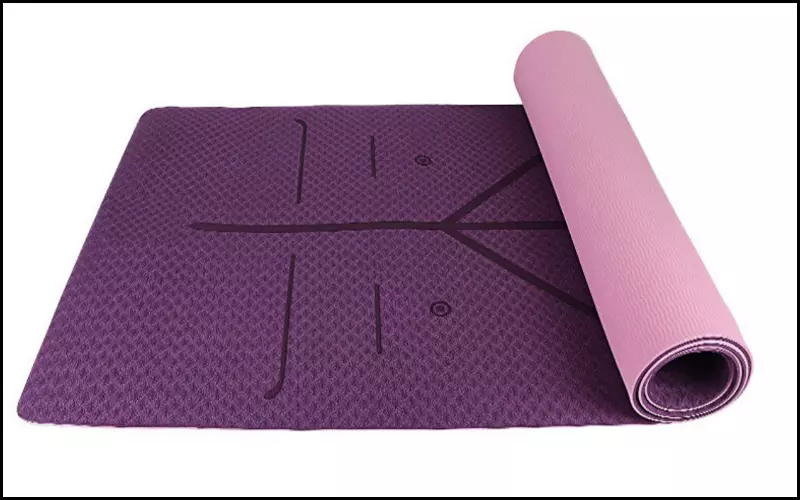 Một tấm thảm vô cùng tiện lợi cho những ai tập yoga