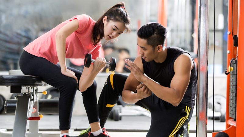 Tất cả các hình thức tập luyện thể thao đều tuân theo trình tự sau: khởi động - căng cơ - tập