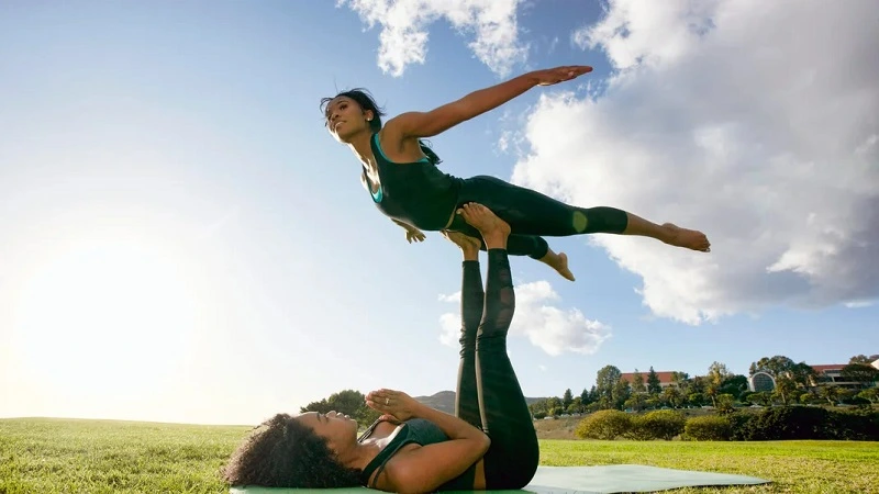 Tư thế Front Bird Pose (Tư thế chim trước)