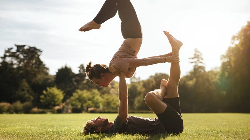 Nguồn gốc Acro Yoga