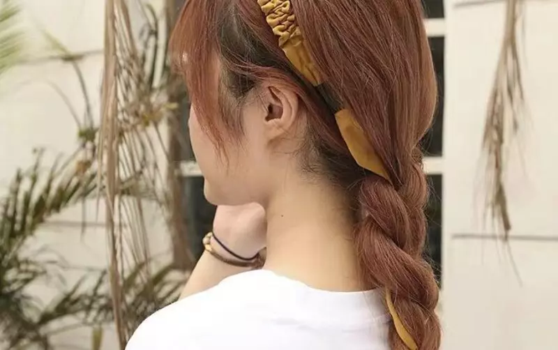 Tết tóc với băng cài