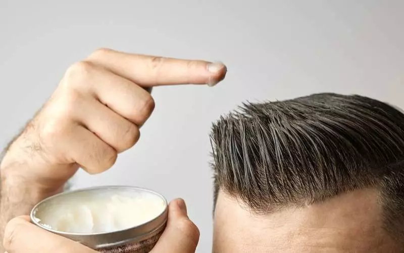 Sử dụng wax hoặc gel