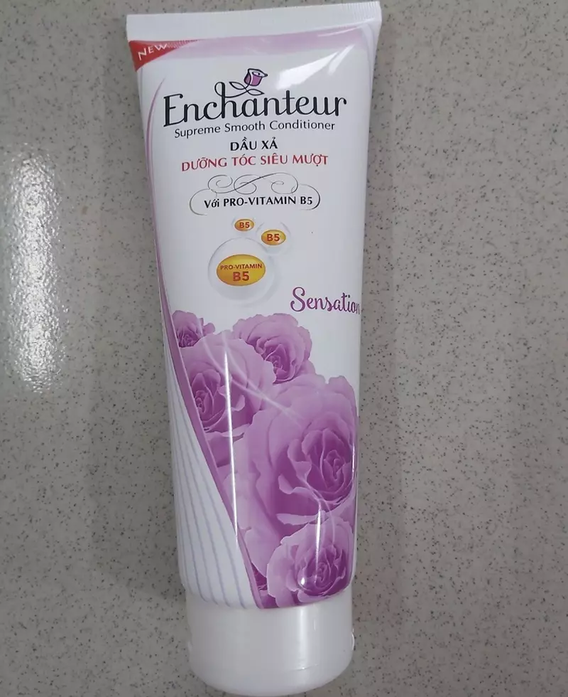 Enchanteur là một hãng dầu gội vô cùng nổi tiếng