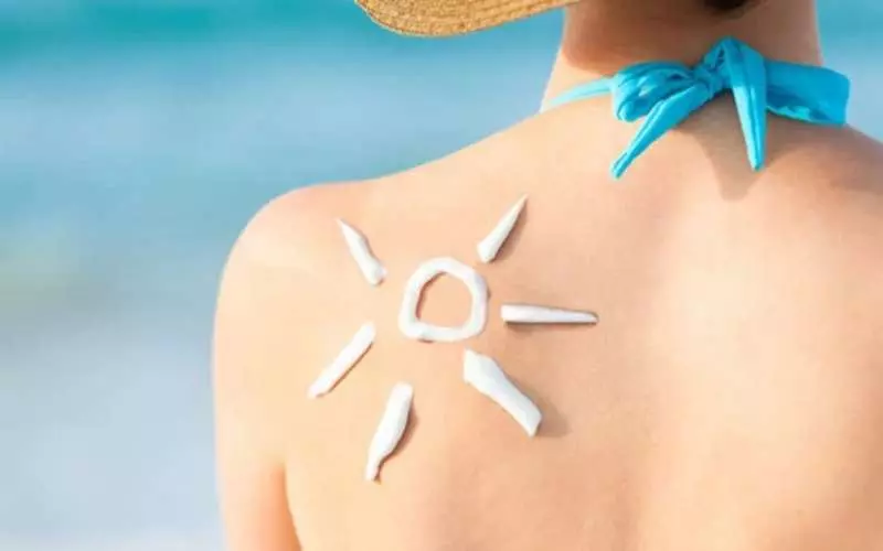 Kem chống nắng sinh học là một loại kem không chứa quá 5% chất nhân tạo