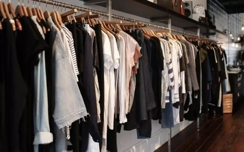 Quần áo, giày Restock đôi khi là hàng bị trả lại