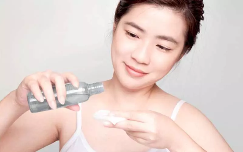 Toner chứa cồn