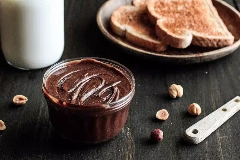 Gluten cũng có trong những loại sốt, những loại bánh