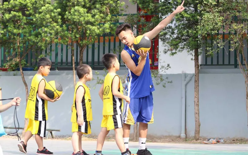Nên có người hướng dẫn