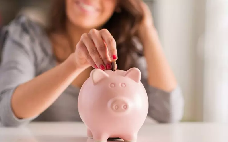 Sử dụng miếng lót sơ sinh sẽ giúp bạn tiết kiệm hơn