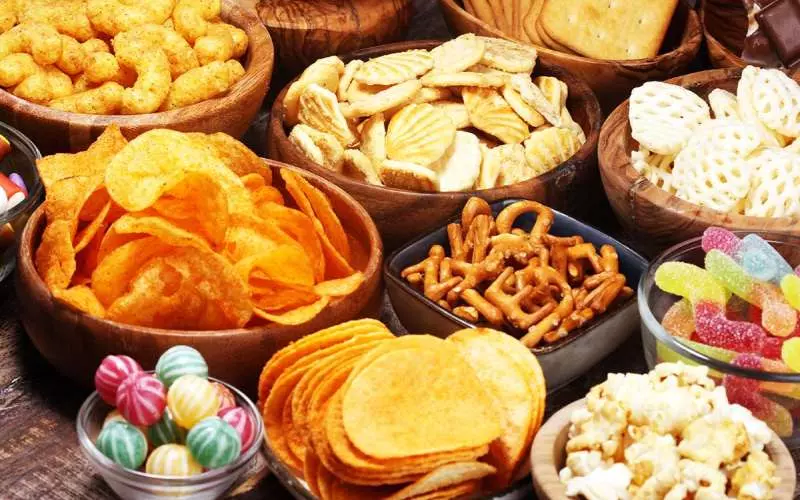 Snack trong tiếng Anh có nghĩa là thức ăn nhẹ hay thức ăn vặt