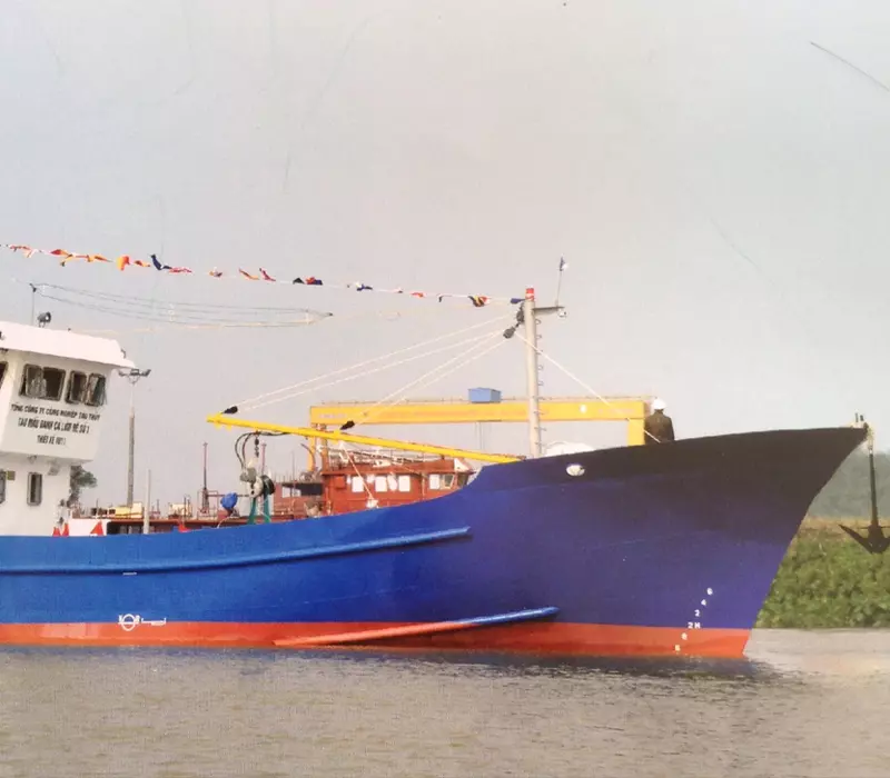 Thuyền được làm rất chắc chắn từ thép
