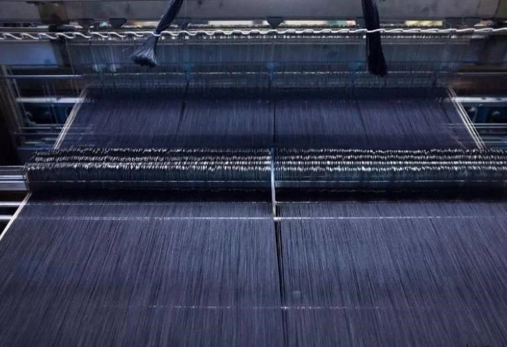 Sản xuất vải denim trong máy dệt thoi