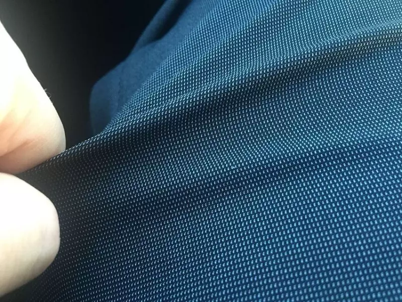 Vải lacoste PE được nhiều nhà sản xuất sử dụng để may đồng phục