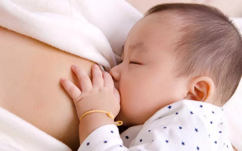 Nguồn cung cấp ARA dồi dào nhất là sữa mẹ