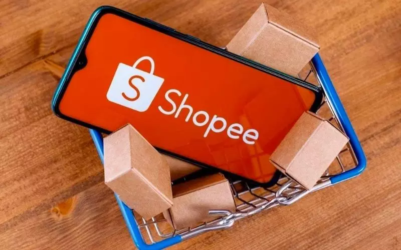 Mô hình C2C của Shopee