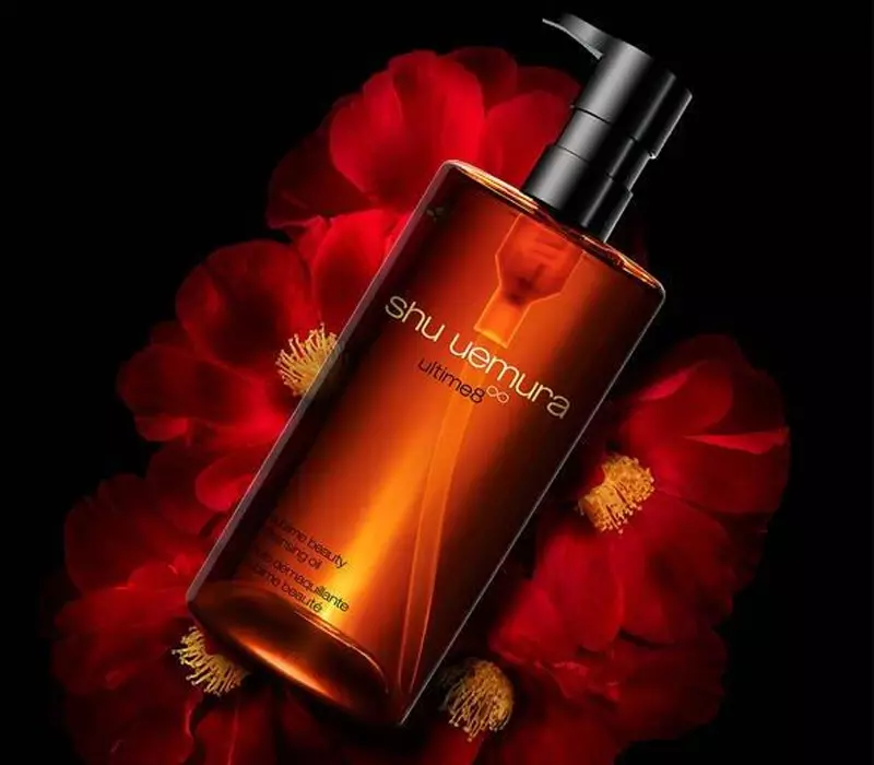 Shu Uemura Ultime8 Sublime Beauty Cleansing Oil giúp cung cấp độ ẩm cho da