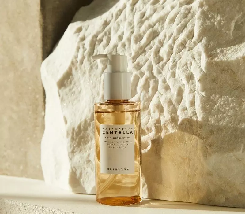 Skin1004 Madagascar Centella Light Cleansing Oil rất được yêu thích