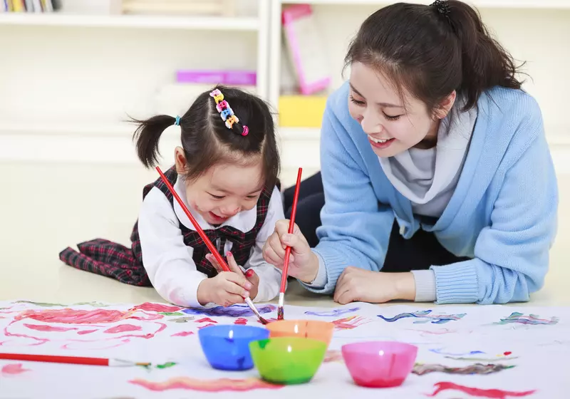 Bí quyết giúp bé hứng thú hơn với việc tập tô màu