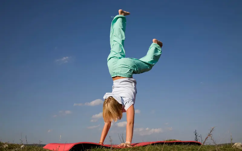 Tiến hành Handstand