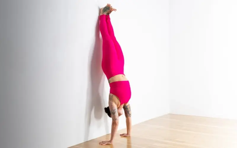 Tư thế Handstand