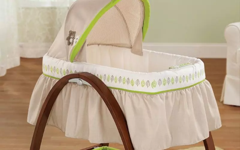 Nôi loại nhỏ có thể sử dụng cho bé ở những tháng đầu