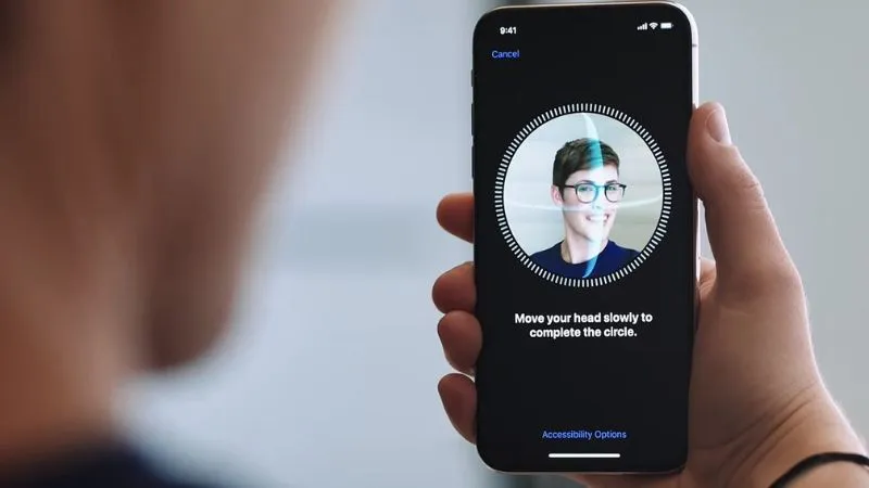 Tại sao Apple trung thành với màn hình tai thỏ?