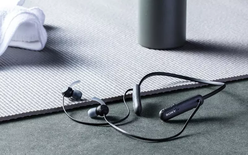 Sony Extra Bass WI-SP510/BZ E Đen với công nghệ chống thấm nước