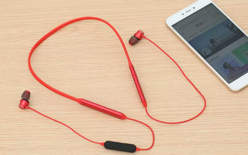 Mozard Q6 với màu đỏ đặc trưng