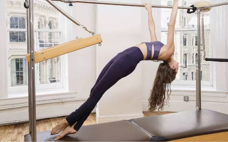 Hỗ trợ điều trị đau mỏi vai gáy