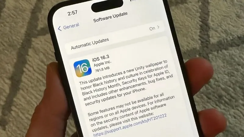 Sử dụng phiên bản iOS quá cũ