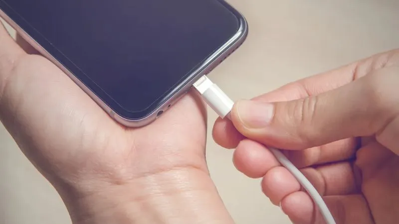 Sạc pin với nguồn điện không ổn định trong thời gian dài