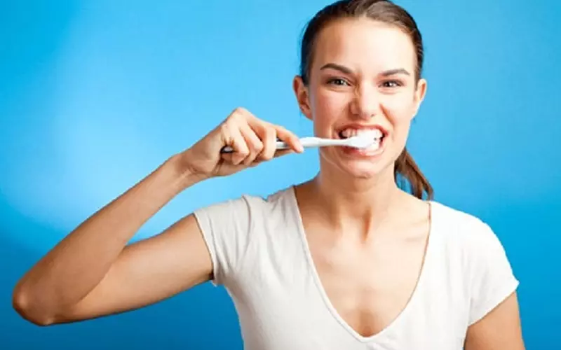 Đánh răng sai cách là lí do thường gặp nhất