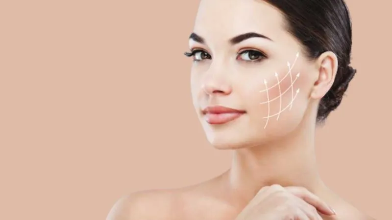 Tẩy da chết vật lý giúp cải thiện da không đều màu và nếp nhăn