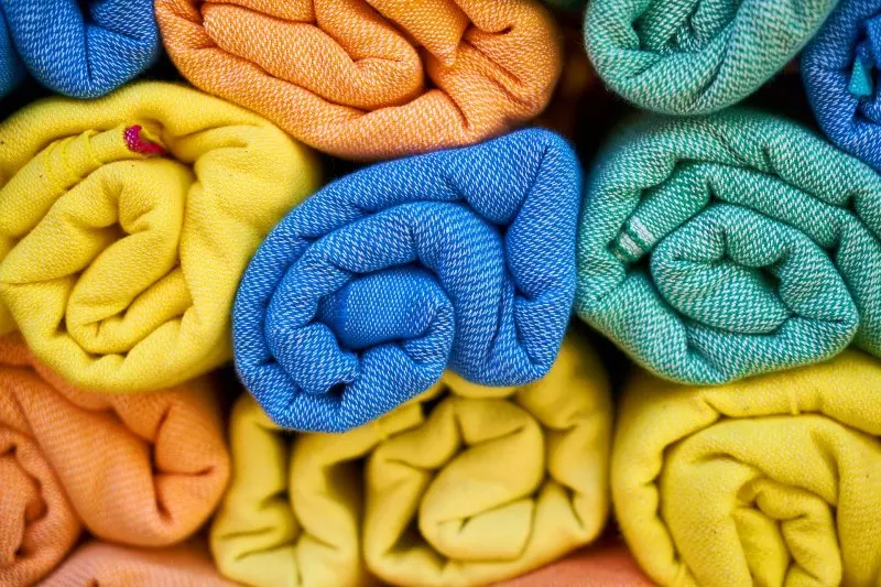 Coth có nghĩa hẹp hơn Testile và Fabric