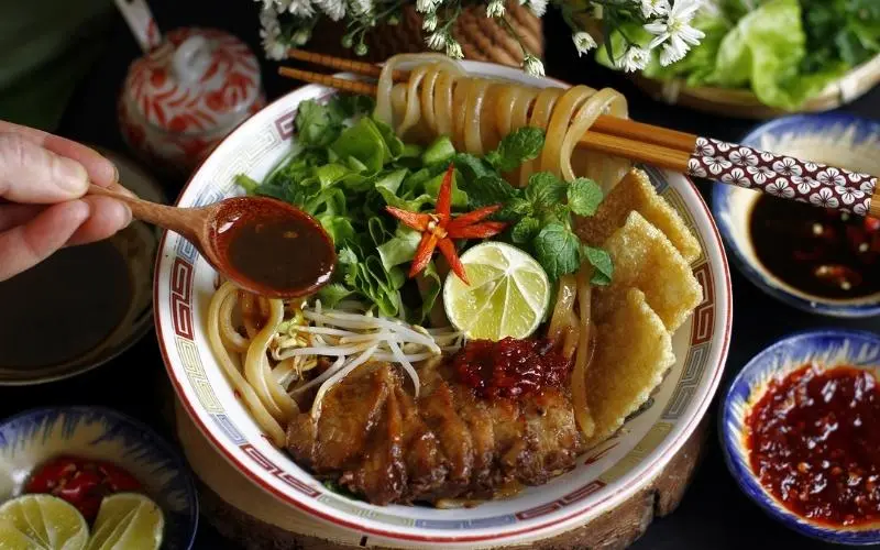 Cao lầu là món mì đặc sản của Hội An, Quảng Nam