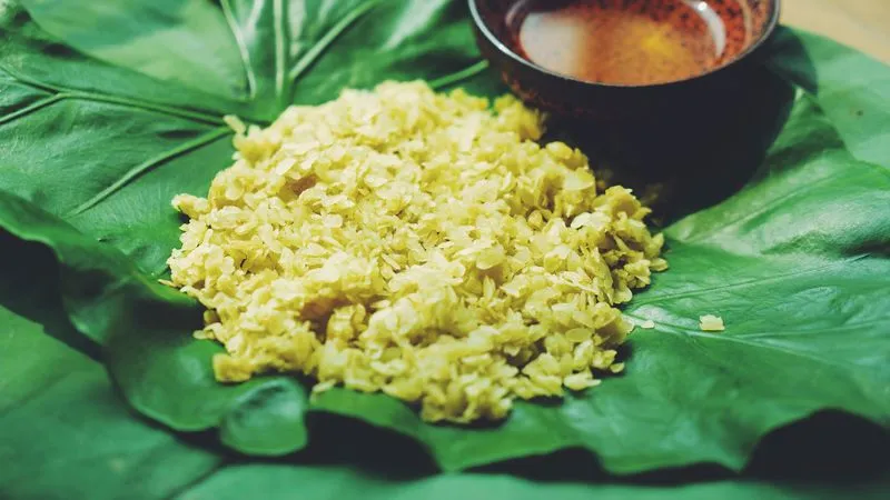 Mẻ cốm mới thường được "ra lò" vào sáng sớm