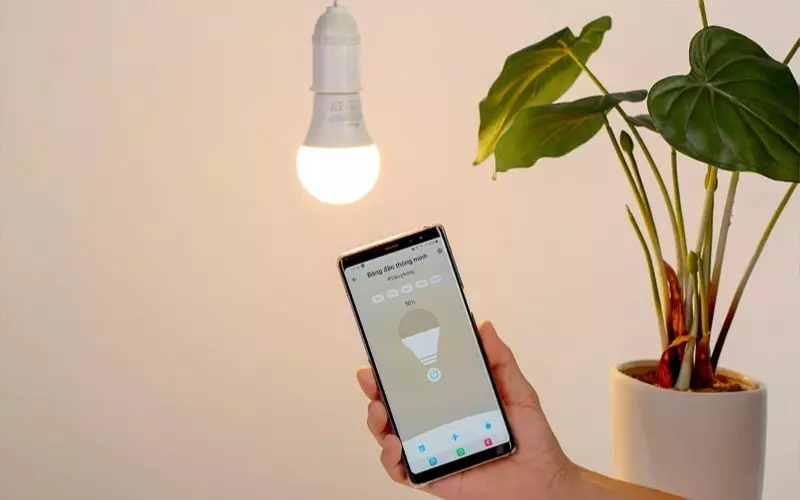 Thỉnh thoảng đèn LED sẽ tự động kích hoạt
