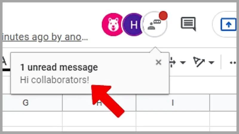 Google Sheet còn có tính năng chat giúp cho nhiều người dùng có thể thảo luận và đề xuất các thay đổi ngay trên bảng tính
