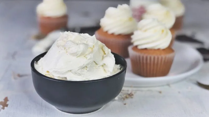 Heavy cream dùng để trang trí bánh kem, bánh ngọt và pha chế