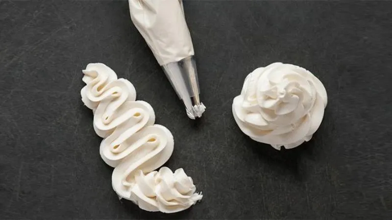 Sự khác biệt giữa heavy cream và whipping cream