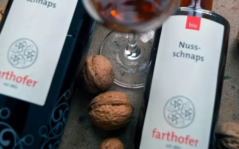 Nut Liqueur (rượu mùi hạt) hương thơm đặc trưng tuyệt hảo