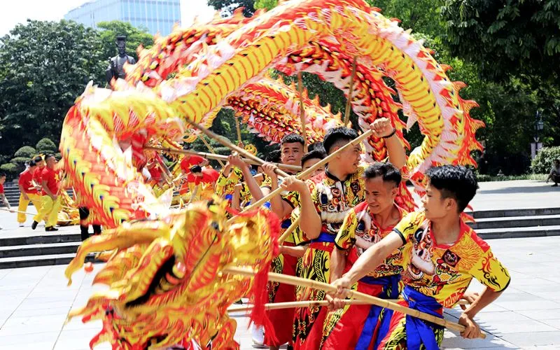 Múa rồng mang ý nghĩa cầu niềm vui, hạnh phúc