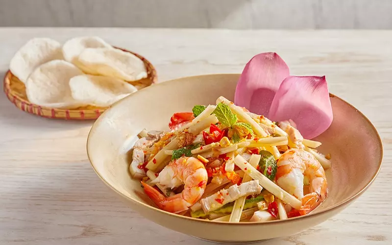 Gỏi ngó sen tôm thịt có cách làm đơn giản nhưng lại vô cùng ngon