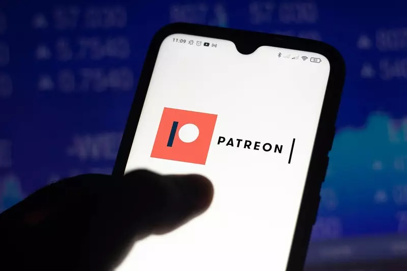 Mục đích chính của trang chủ Patreon là thuyết phục khách truy cập đăng ký mạng