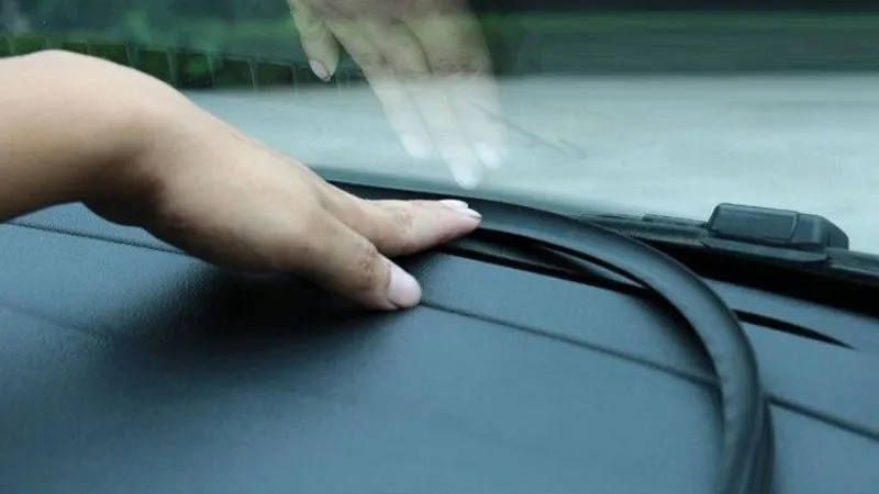 Ron cao su có thể được lắp tại cửa sổ của xe ô tô để làm tăng độ khích